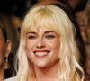 Kristen Stewart est Radieuse, à en croire les fans : "Elle a une beauté stupéfiante", "Quoi qu'elle fasse on l'adore", "Elle a l'air super", "Elle est hypnotique", "Elle a toujours l'air aussi cool cette femme".