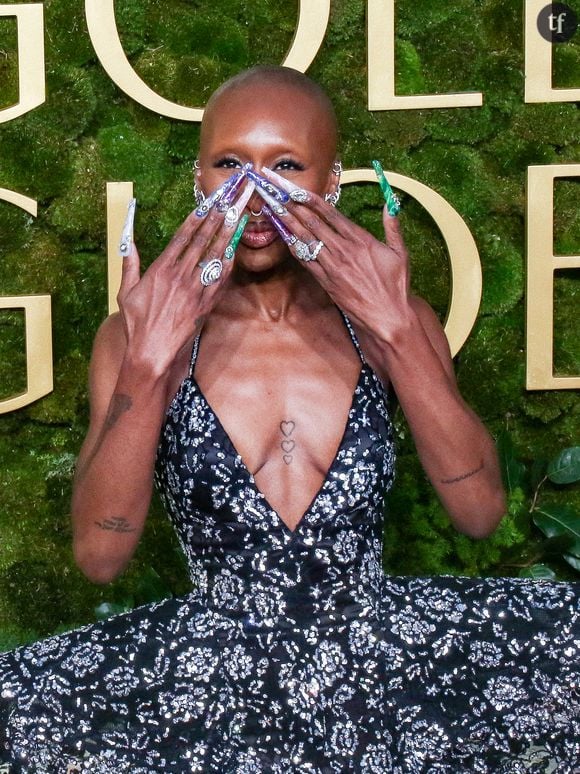 Cynthia Erivo pose dans le plus simple appareil sur ces clichés iconiques. La grande amie d'Ariana Grande se dévoile en tenue d'Eve et célèbre sa sensualité "empouvoirante".