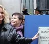 Laeticia Hallyday a également affirmé se lever "très tôt, comme toutes les mamans".