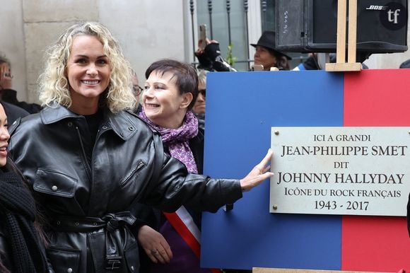 Laeticia Hallyday a également affirmé se lever "très tôt, comme toutes les mamans".