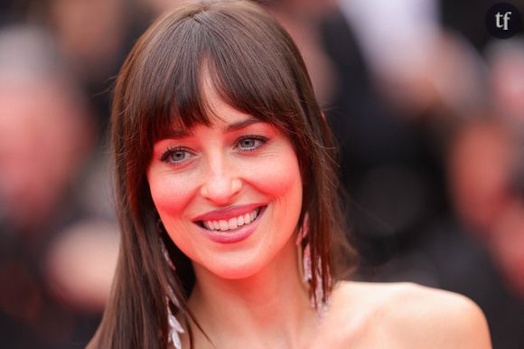 Malgré les rumeurs, Dakota Johnson n’a jamais confirmé ni démenti ces changements. Mais elle fait l'unanimité auprès de Pedro Pascal et de ses fans.