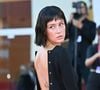 "Quelle beauté", "Wahou ce dos cambré" : Adèle Exarchopoulos enflamme le tapis rouge dans une robe au dos nu ravageur façon Mireille Darc