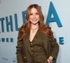 Plus récemment, c’est l’actrice des Frères Scott, Sophia Bush qui a mentionné faire partie de la communauté neuroatypique et avoir été diagnostiquée en tant qu’adulte. Dans son podcast Work in Progress, elle mentionne comment cela a pu être difficile à gérer en tant que jeune adulte.