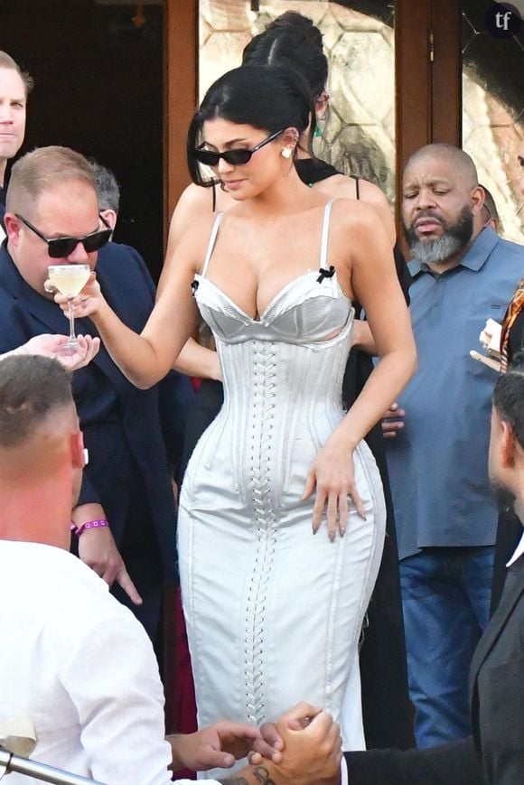 Titiou Lecoq va à la rescousse de Kylie Jenner l'espace d'un post qui dénonce le slut shaming et le sexisme subis par l'influenceuse la plus célèbre au monde. Et entité très critiquée d'un couple d'autant plus controversée.