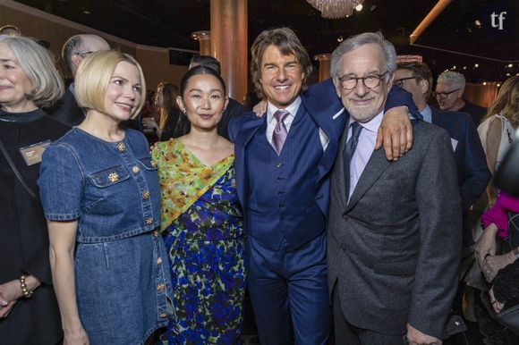 Tom Cruise s'est de nouveau affiché avec une actrice bien connue, de 26 ans sa cadette. Un écart qui ne ferait pas frémir Leonardo Dicaprio. Mais qui suscite l'effroi des fans sur la Toile...