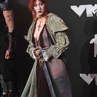 "Si sexy", "nue à Manhattan" : le look de cette star de la pop en plein concert "rendrait n'importe quelle femme lesbienne"