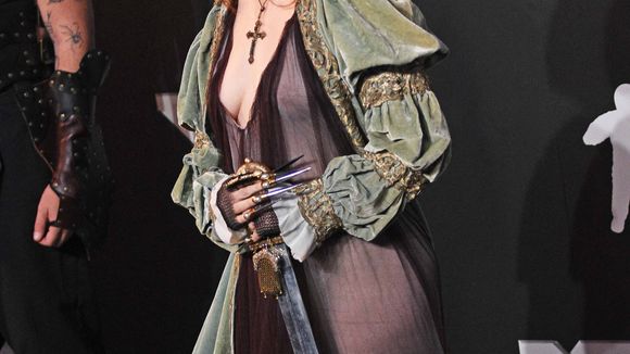 "Si sexy", "nue à Manhattan" : le look de cette star de la pop en plein concert "rendrait n'importe quelle femme lesbienne"