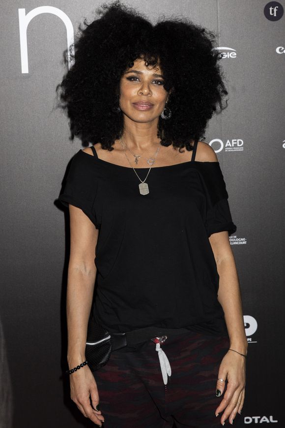 Des archives qui suscitent la controverse. Shaka Ponk a toujours affirmé son soutien au chanteur de Noir Désir. "Avant de faire ce duo, on a beaucoup échangé avec lui et il a une réelle douleur, un sincère regret, un sincère repentir, c'est le plus important pour nous. Il y a des gens qui le rejettent, nous on l'accueille"