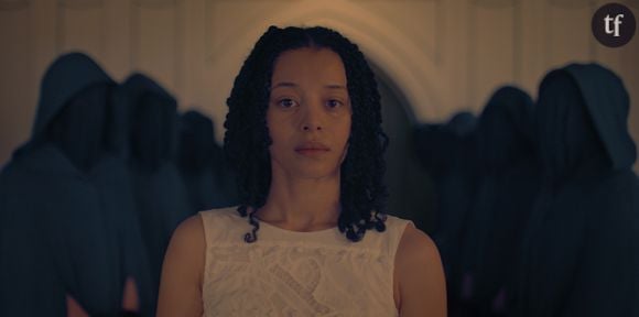 Au programme de ces 10 épisodes, on retrouve Gilead quinze ans après les événements de The Handmaid’s Tale. Un récit de passage à l’âge adulte, avec une nouvelle génération de jeunes femmes qui va se battre pour leurs libertés alors qu’elles ont grandi dans cet univers, sans aucun souvenir réel du monde tel qu’il était auparavant.