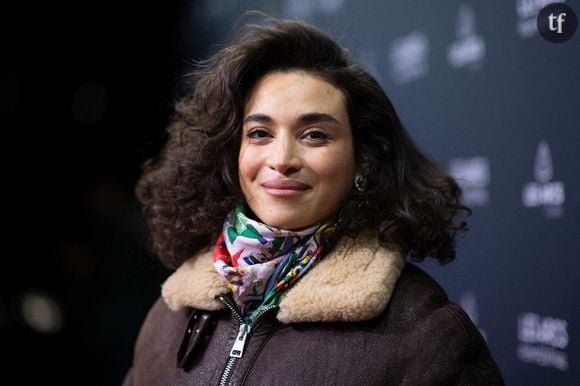 "Trop canon" : Camelia Jordana "lumineuse" en lingerie sur ces photos "intimes et politiques"