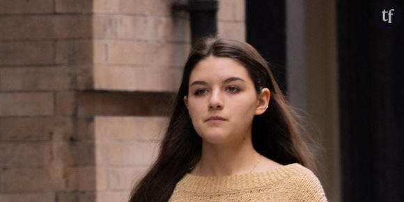 En 2024, Suri Cruise a célébré ses 18 ans, un âge qui nous a rappelé ô combien la série Dawson ne date pas d’hier, étant donné que la jeune femme est née 3 ans après la fin de la série.