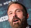 Des retrouvailles en vue ?
En couple depuis 2019 avec John Miller, qui "a toujours soutenu la relation de co-parentalité de Ben et Jen", selon les dires de plusieurs sources à Page Six, l’entrepreneur de 47 ans estimerait que Ben Affleck dépasse les bornes : "John sait qu’il n’y a rien entre Jen et Ben, mais il ne pense pas que ces photos soient belles et estime que c’est irrespectueux envers leur relation".
Toujours selon les informations de Page Six, Ben Affleck envisagerait de donner une seconde chance à leur vieille idylle. "Il serait prêt à retenter les choses, si le timing était bon", affirme une source anonyme, avant de nuancer: "Il sait malgré tout que ce n'est pas réaliste, à ce stade de leurs vies. D'ailleurs, il respecte la relation de Jennifer Garner et de John Miller".
Une chose est sûre, la relation entre les deux exs fait les choux gras de la presse people et divise les internautes. "C'est pathologique, il est collé à ses ex-femmes", estime l'une d'entre eux. "Elle veut qu'il revienne et c'est clair comme le jour... Arrêtez d'utiliser les enfants comme excuse", commente un autre. "Pourquoi ont-ils divorcé ? Ils sont superbes ensemble", s'enthousiasme un fan. "Ils font un couple parfait, ils devraient se remettre ensemble", renchérit un internaute.