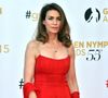 Valérie Kaprisky est une légende du cinéma français des années 80. Celle qui a marqué les esprits dans L'année des méduses, où, alors à ses débuts, elle côtoie Bernard Giraudeau et Caroline Cellier, a cependant souffert d'être dénudée par les metteurs en scène, en permanence hyper sexualisée, et dépeinte comme une jeune femme sulfureuse.