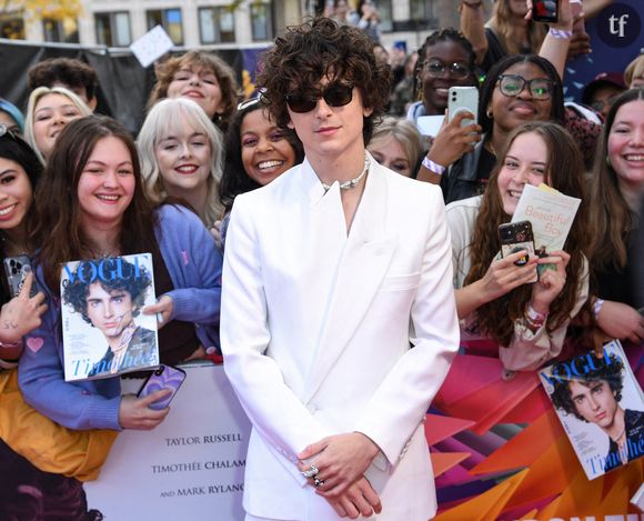 D’autres n’hésitent pas à critiquer directement son physique à elle ou à faire preuve de slut shaming : “On dirait un fils et sa mère”, “Elle est tellement beurk, pas pour lui”, “Cette fille a encore plus tourné que sa soeur”.