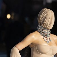 "Ridicule", "Suffocant et oppressant" : le look de Kim Kardashian sur le tapis rouge de l'Academy Museum suscite la controverse