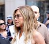 Vanity Fair dédie Une et séance photos à la grande Jennifer Aniston. Mais ses fans restent sidérés par ce qu'ils considèrent comme un "excès de Botox" et de retouches digitales...
