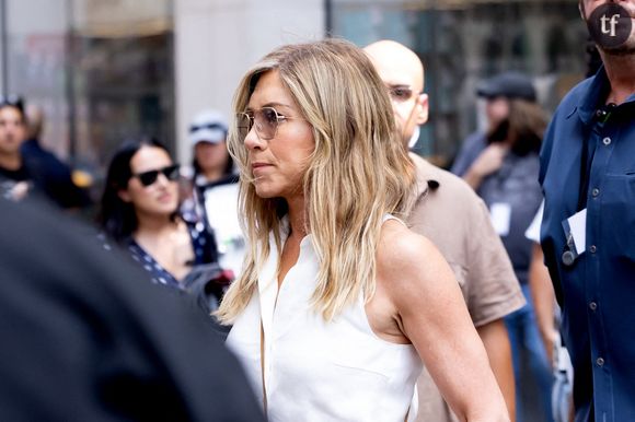 Vanity Fair dédie Une et séance photos à la grande Jennifer Aniston. Mais ses fans restent sidérés par ce qu'ils considèrent comme un "excès de Botox" et de retouches digitales...