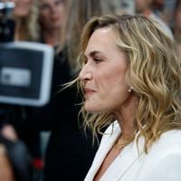 "Arrogante !" : Kate Winslet fait un geste inattendu en pleine interview et ça fait réagir ses fans