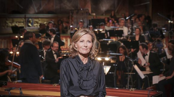 "Etre une femme seule ? Aucun problème !" : Claire Chazal célèbre le célibat au féminin, cette réponse "bien-être" au patriarcat
