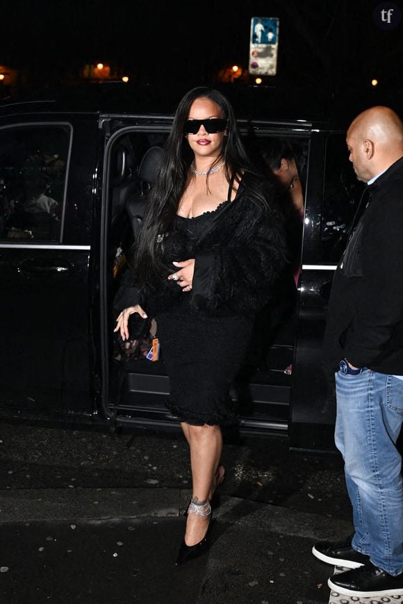 Rihanna a fait une apparition remarquée à la Fashion Week de Paris