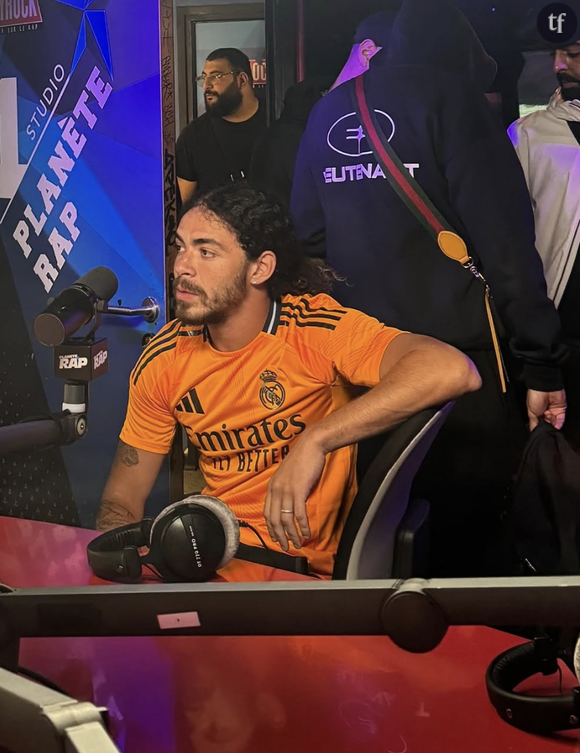 Le rappeur Zamdane aurait quant à lui été accusé d'avoir commis des violences sexuelles.