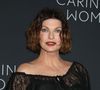 Aujourd'hui encore, rapporte PEOPLE cette semaine, LINDA EVANGELISTA ne serait toujours pas apaisée, près d'une décennie après cette intervention esthétique qu'elle juge "catastrophique". C'est le magazine qui le relate : "Linda Evangelista est toujours aux prises avec les conséquences mentales de sa procédure esthétique qui l'a laissée « défigurée »...".