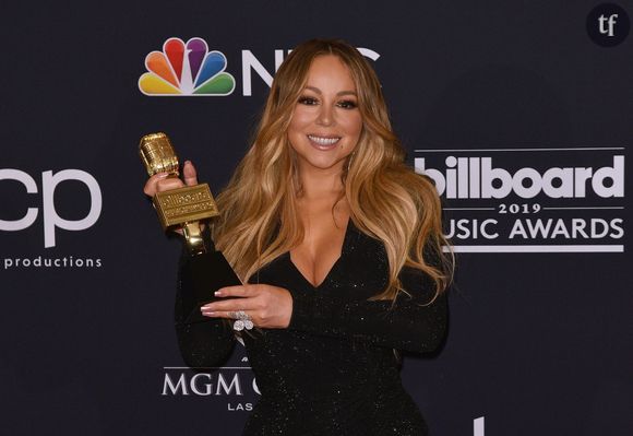 Mariah Carey n'a pas dit son dernier mot. La reine des célébrations hivernales ose un nouveau look subtilement destroy l'espace d'une apparition remarquée. Pour le plus grand bonheur de ses fans, qui la trouvent plus sexy que jamais à 54 ans.