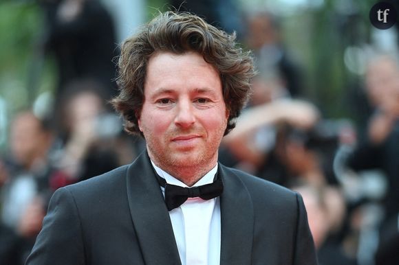 Contactée le 20 août 2025 par Le Parisien, l’équipe de communication du célèbre chef s’est exprimée. "Ce coup de tête intervient dans un moment de violences subies par Jean Imbert alors qu’il était empoigné par Alexandra et qu’il s’en dégageait. Il en regrette profondément les conséquences pour elle. Cette relation était insoutenable, marquée par les insultes et les crises", ont affirmé ses représentants. 

Alexandra Rosenfeld avait anticipé cette ligne de défense, déjà utilisée par son ex-compagnon. "Sa défense autour de ce nez fracturé a été de dire «qu’il se défendait»… Ce qu’il a répondu est faux. Et les personnes présentes ce jour-là le savent (…) C’était il y a plus de 10 ans, et j’ai toujours cette radio", poursuit-elle sur Instagram.