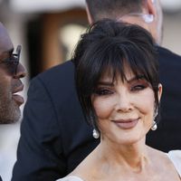 “Ce n’est pas son visage”, “Elle vieillit à l’envers” : Kris Jenner dévoile un nouveau look et la confondent avec Kim Kardashian