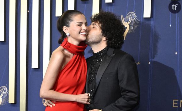 "Elle est sublime et il a l'air blasé" : les photos du mariage de Selena Gomez et Benny Blanco divisent les internautes