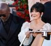 Sur son compte Instagram, le jeudi 3 juin, la mère des Kardashian a célébré le 68e anniversaire de son amie de longue date, Faye Resnick, avec un doux message et un carrousel nostalgique de photos rétrospectives de leur duo au fil des ans. On y aperçoit Kris Jenner posant aux côtés de sa BFF dans un bikini à imprimé zèbre. "Joyeux anniversaire à ma magnifique, férocement loyale, fabuleuse amie depuis 40 ans, @fayeresnick", a-t-elle écrit en légende du post.