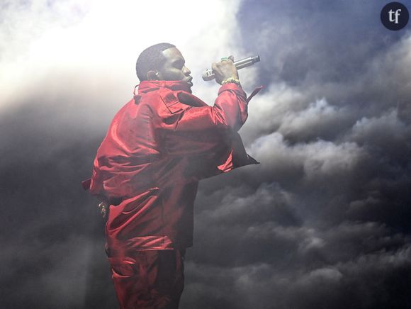 La chanteuse Casandra Ventura, connue sous le nom de Cassie, a été mentionné à plusieurs reprises. Elle était la compagne de P.Diddy de 2005 à 2018.
