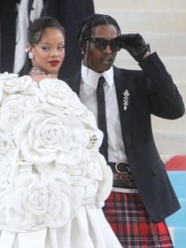 "J'adore être une femme au foyer, une ménagère", se réjouit Rihanna : la star est-elle une "tradwife" ?