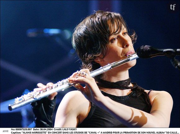 "Si les mecs ne peuvent pas te ba*ser..." : cette chanteuse culte des années 90 dénonce la tendance du milieu à "hyper sexualiser" les jeunes femmes