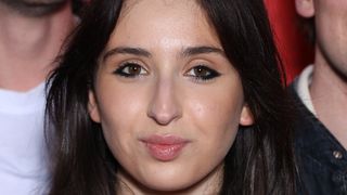 "Pas besoin d'ennemis avec une mère comme ça" : cette jeune chanteuse de la Star Ac "engueulée" par sa mère car elle mange "trop de pâtes", les internautes scandalisés