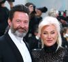 "Trahison", “Une blessure profonde” : Hugh Jackman infidèle ? Son ex femme Deborra-Lee Furness dévoile tout en interview