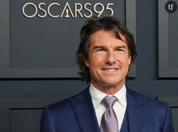 "Tom Cruise et Ana de Armas poursuivent leur collaboration avant la saison estivale", décrypte  PEOPLE. Mais de quelle collaboration s'agit-il au juste ? "Ils travailleraient ensemble sur un prochain projet. Et ont de nouveau été aperçus ensemble à Londres, avec leurs chiens Elvis et Salsa", précise le magazine indiscret d'une façon beaucoup plus pragmatique.