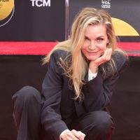 "Une reine", "Magnifique" : à 66 ans, cette actrice culte des années 80 éblouit les internautes