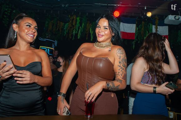 Sarah Fraisou est une candidate de télé-réalité, révélée dans la saison 2 des Princes de l'Amour, en 2015.