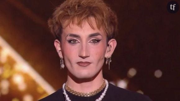 C'est même très rassurant, on ne va pas se mentir, de voir que une si grande chaîne et une émission si visionnée peut faire résonner ces interrogations qui vont faire rager les réacs, transphobes et homophobes, allergiques à la non-binarité, à l'écriture inclusive et aux enjeux de la communauté LGBTQ qui en vérité sont des enjeux qui concernent le monde entier, à l'heure de la montée du masculinisme, du culte de la virilité, des violences anti féministes et marginalités.