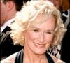 Glenn Close a même oublié cette scène de sexe pourtant incontournable où elle et Michael Douglas s'énamourent avec passion. Et on ses seins sont visibles à l'écran effectivement.