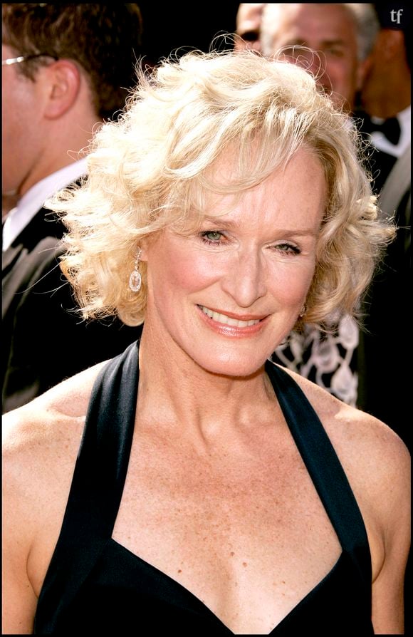 Glenn Close a même oublié cette scène de sexe pourtant incontournable où elle et Michael Douglas s'énamourent avec passion. Et on ses seins sont visibles à l'écran effectivement.