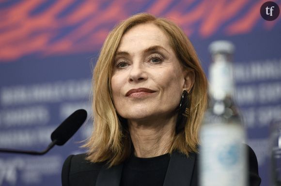 Isabelle Huppert a toujours tourné avec des femmes cinéastes, explique-t-elle en interview sur fond de sororité...