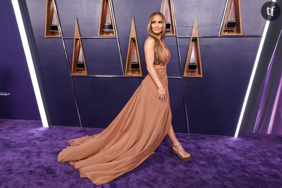 Sur les réseaux sociaux, certains annoncent tout de suite qu'ils n'iront pas voir le film, d'autres se demandent "qui continue de donner des rôles à Jlo".