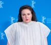 Treize après la diffusion du tout premier épisode de la série, la réalisatrice se souvient du body shaming dont elle a été victime ces années-là.