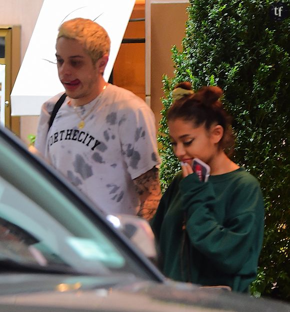 “Vous parlez de mon pénis tous les jours” : traumatisé par son hypersexualisation, le comédien Pete Davidson pousse un coup de gueule et balance son ex Ariana Grande