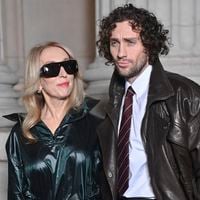 "C'est sa mère ?", "ça devrait être un crime" : ce couple sulfureux aux 23 ans d'écart continue de scandaliser les internautes