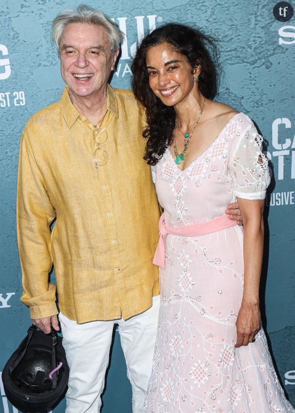 C'est une légende du rock : David Byrne est l'éternel chanteur des Talking Heads. L'un des groupes les plus mythiques des années 80, équation improbable entre l'énergie punk - ou plutôt post-punk - et les vibrations de la dance, incarnation du mouvement new wave, Talking Heads est de ces groupes qui redoublent de notoriété ces dernières années, alors que la culture eighties revient en force grâce à de nombreuses créations - séries, films - se jouant intensément d'une fibre nostalgique.