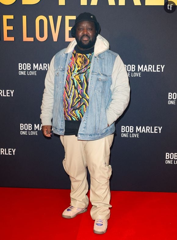 Depuis sa prise de parole et son dépôt de plainte, Élise Vigné a subit une violente vague de cyberharcèlement, tandis que Djimo continuait ses spectacles dans deux salles parisienne fin 2025 comme le révélait en octobre le magazine Télérama.