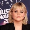 "Une bombe atomique", "Super sexy" : Louane fait grimper la température en corset résille et mini short et affole ses fans